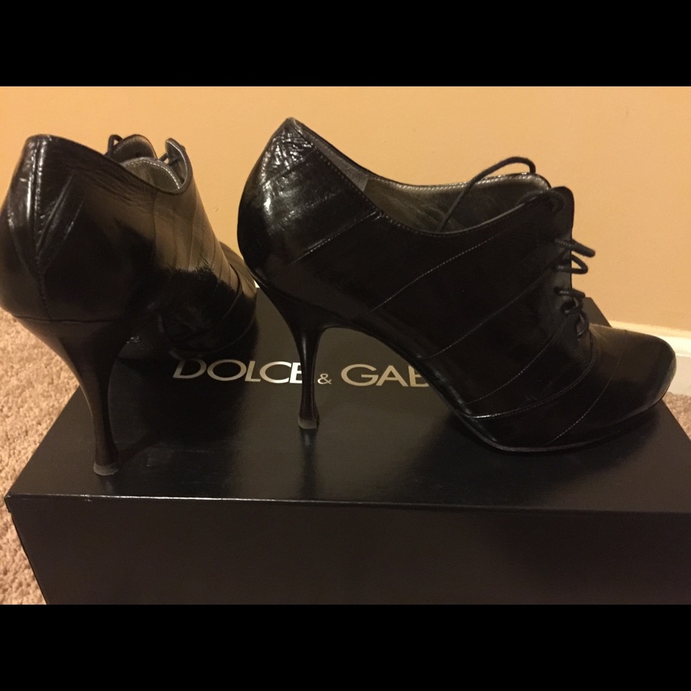 Auth Dolce & Gabbana leather booties Retail $535